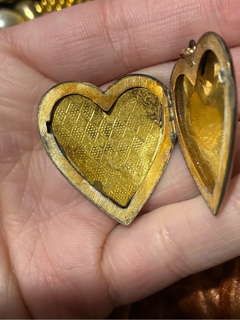 Antique Gold Filled Heart Locket Pendant - Picture 6 of 8